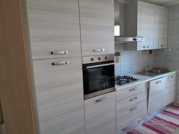cucina lineare completa di accessori 