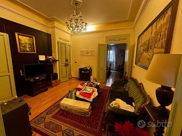 Cardeto elegante app.to in bel palazzo liberty