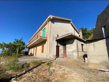 Casa indipendente in c/da Gallo, Piraino