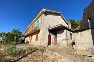 Casa indipendente in c/da Gallo, Piraino