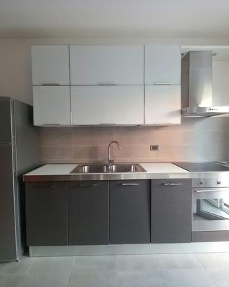 cucina Lube usata completa di elettrodomestici