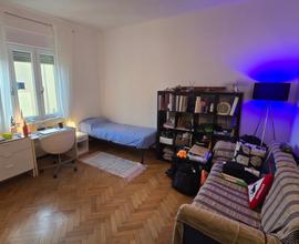 Ampia camera singola a 270 euro