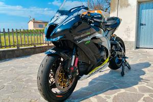 Kawasaki ZX10R solo pista