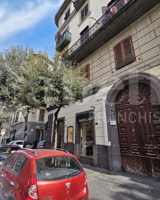 Corso Giuseppe Garibaldi - Stabile Con Ascensore