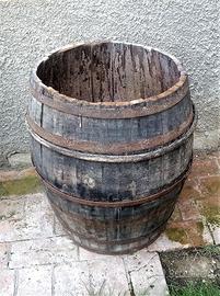 Botte antica in legno rustica Tino Barile a Todi