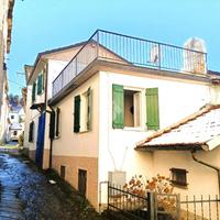CASA SEMINDIPENDENTE A CARREGA LIGURE