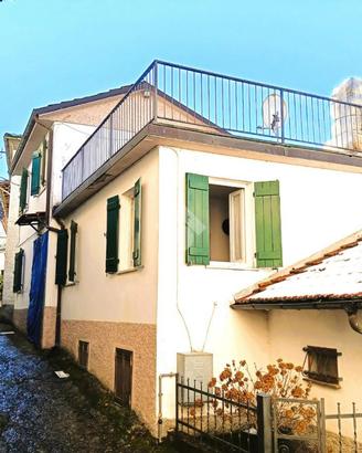 CASA SEMINDIPENDENTE A CARREGA LIGURE
