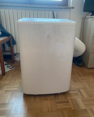 Electrolux EXP26U339AW Condizionatore portatile