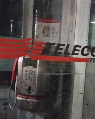 Cabine telefoniche anni 90/2000 varie