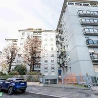 AMPIO TRILOCALE DI 100 MQ CON BALCONE!!