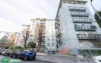 AMPIO TRILOCALE DI 100 MQ CON BALCONE!!