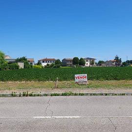 Terreno di 660 m² a Pressana