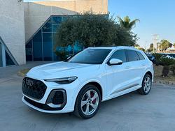 Audi Q5 Sline quattro T-Stock prezzo