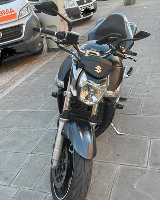 Baratto  moto con auto