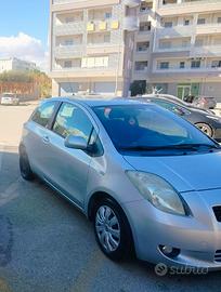 Yaris 3p...benzina 109.000 km