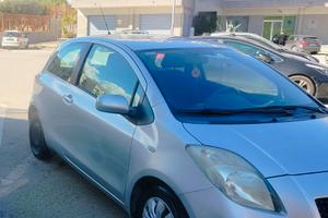 Yaris 3p...benzina 109.000 km