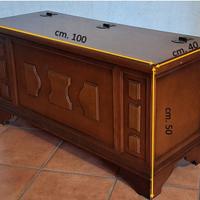 Cassapanca in legno