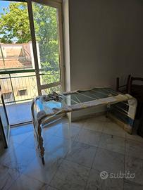 scrivania un unico pezzo di cristallo