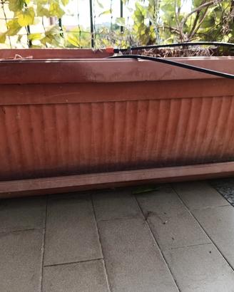 fioriera e sottovaso