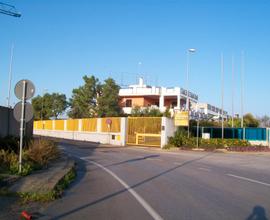 Opificio industriale con uffici e alloggi