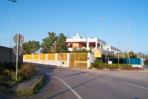 Opificio industriale con uffici e alloggi