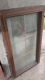 finestra in PVC più tagliaerba elettrico 