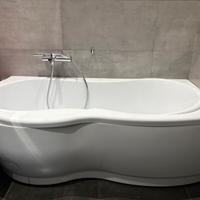 Vasca da bagno asimmetrica