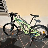 Bicicletta Mountain Bike rockrider ST 100 27”