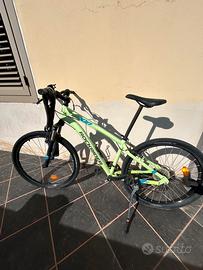 Bicicletta Mountain Bike rockrider ST 100 27”
