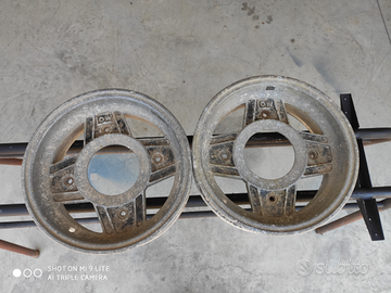 Cerchi in lega auto d'epoca