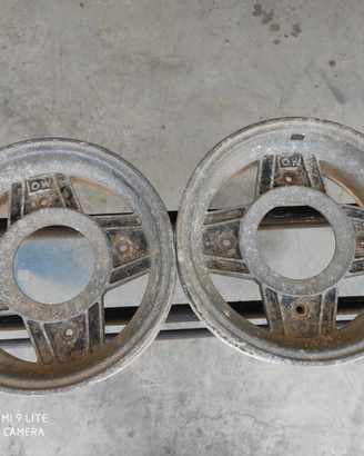 Cerchi in lega auto d'epoca