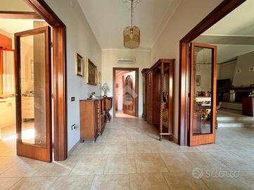 VILLA SINGOLA A SUZZARA