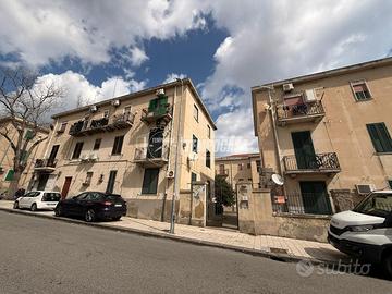 Bilocale oltre accessori in Via Salandra