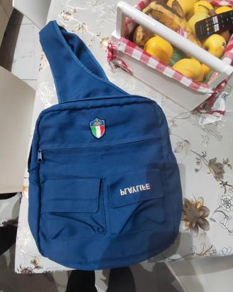 borsone medio con varie tasche tracolla