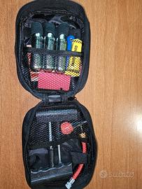 Kit di riparazione e gonfiaggio pneumatico tubeles
