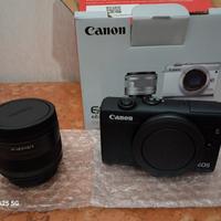 Canon eos M200