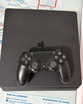 PlayStation 4 con due controller + giochi