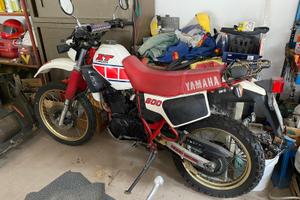 2 Yamaha XT 600 - 1984