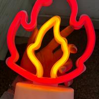 Lampada led a forma di fiamma