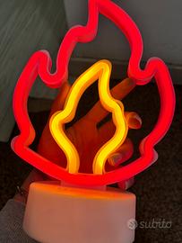 Lampada led a forma di fiamma
