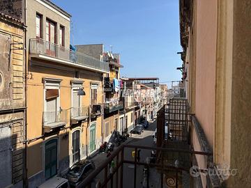 LUMINOSO QUADRILOCALE CON BALCONE