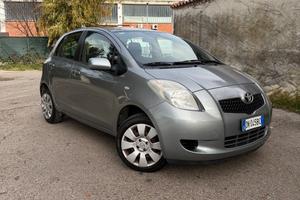 Toyota Yaris 1.0 5 porte