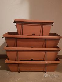 Fioriere con supporto in ferro per balconi