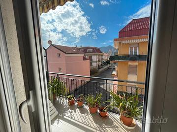 Appartamento, posto auto, box a Loano