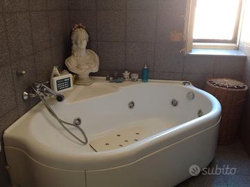 Vasca idromassaggio con computer TEUCO