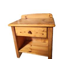 Comodino in legno