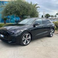 Audi Q8 3.0tdi S-line possibilità noleggio no scor