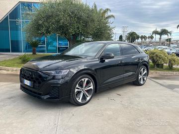 Audi Q8 3.0tdi S-line possibilità noleggio no scor