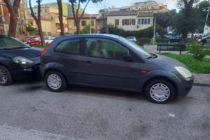Ford fiesta ambiente 1.4 tdi 68 cv