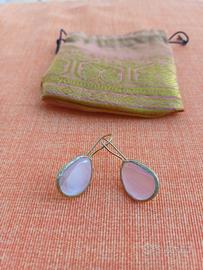 Orecchini a goccia con pietra rosa chiaro